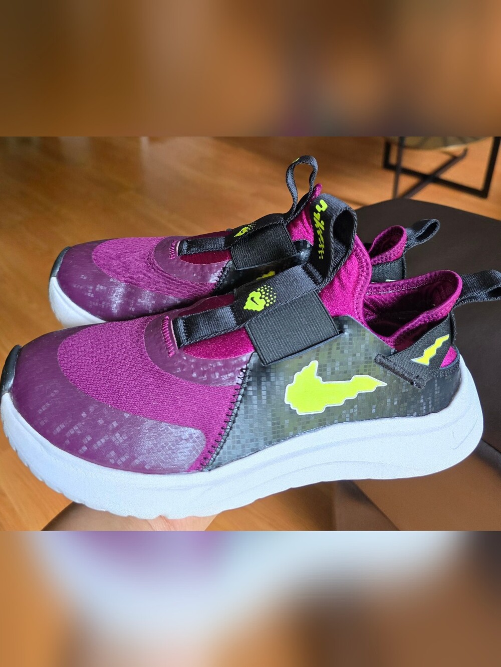 Sz 5Y Big Kids NIKE FLEX PLUS SE 'Sangria Volt' Running Shoes